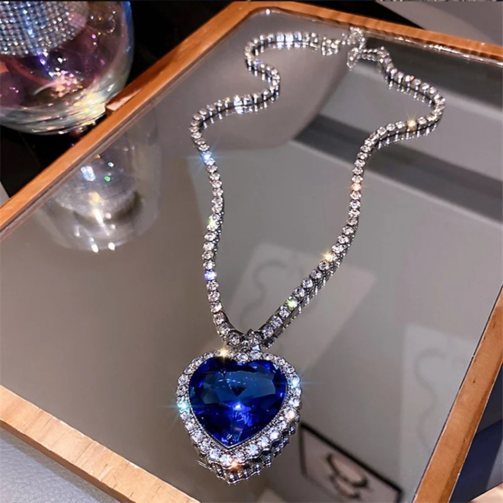 🌟 Trendy Big Blue Heart 💙  Pendant Rhinestone Necklace
